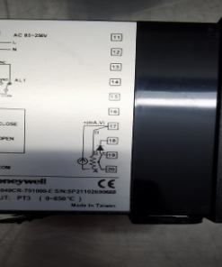 61 Temperature Controller Honeywell DC1040CT-701-000-E